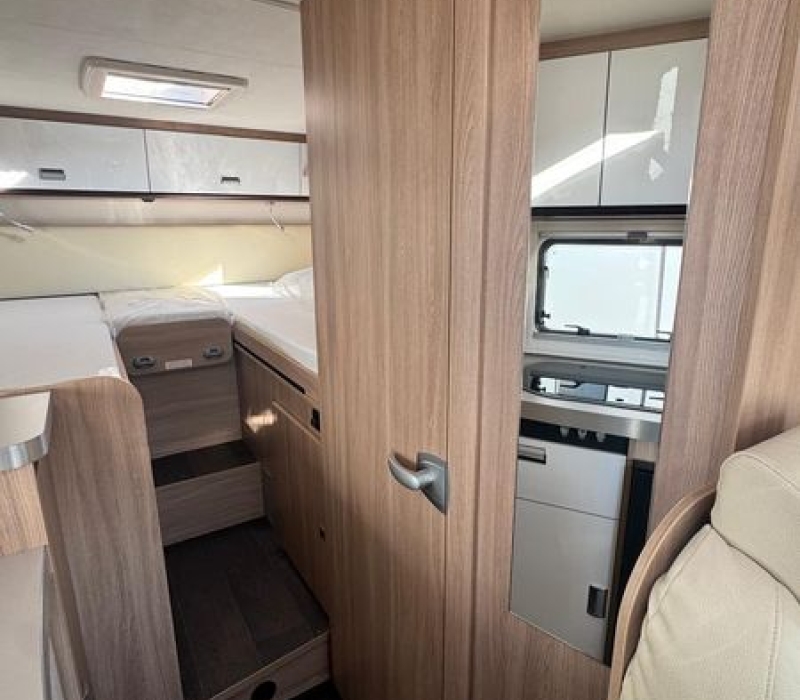 Camper semintegrale_compatto_letti gemelli_usato_migliore offerta_Camper land 3000_Brescia_ Cremona_Mantova_Milano_Crema_garda lake (65)