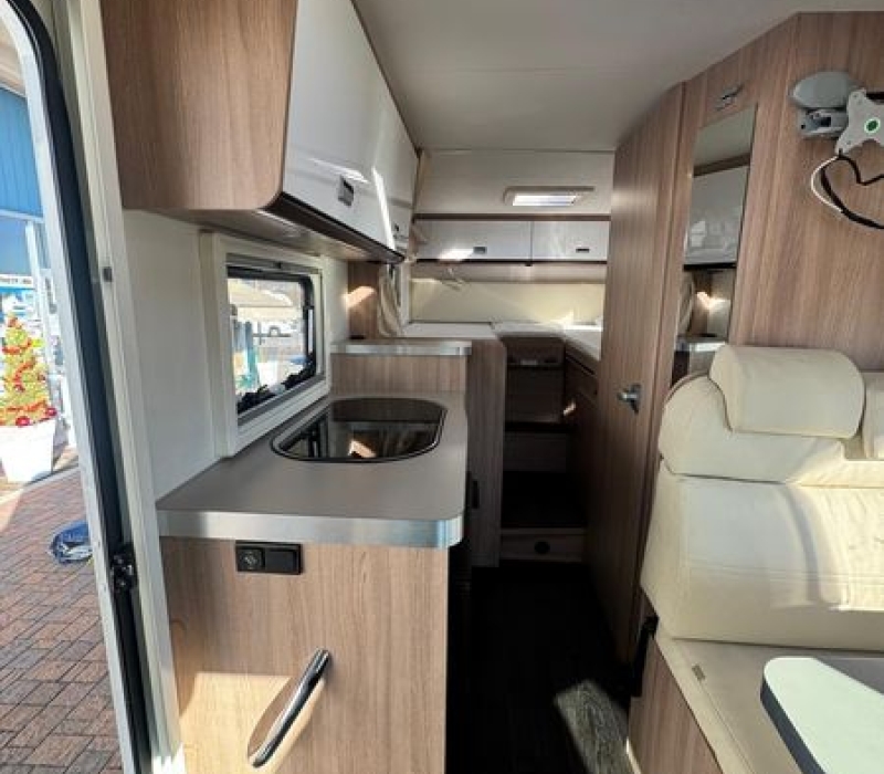 Camper semintegrale_compatto_letti gemelli_usato_migliore offerta_Camper land 3000_Brescia_ Cremona_Mantova_Milano_Crema_garda lake (76)