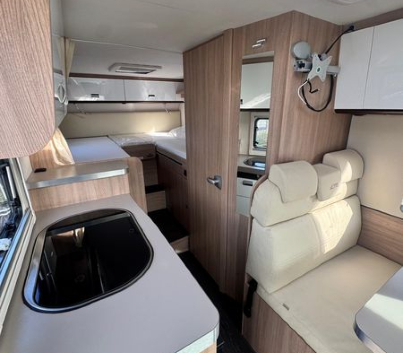 Camper semintegrale_compatto_letti gemelli_usato_migliore offerta_Camper land 3000_Brescia_ Cremona_Mantova_Milano_Crema_garda lake (9)