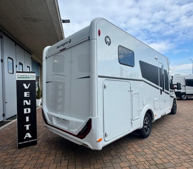 Camper semintegrale 5 posti con letto basculante Brescia concessionario ufficiale Camper land 3000 (29)