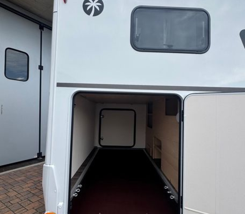 Camper semintegrale 5 posti con letto basculante Brescia concessionario ufficiale Camper land 3000 (30)