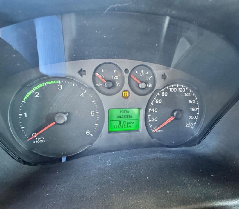 camper-mansardato-hymer-camp 682cl-2007-Brescia-camperland3000 (24)