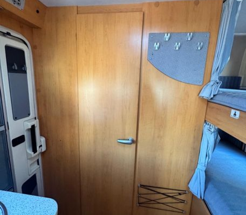 camper-mansardato-hymer-camp 682cl-2007-Brescia-camperland3000 (67)