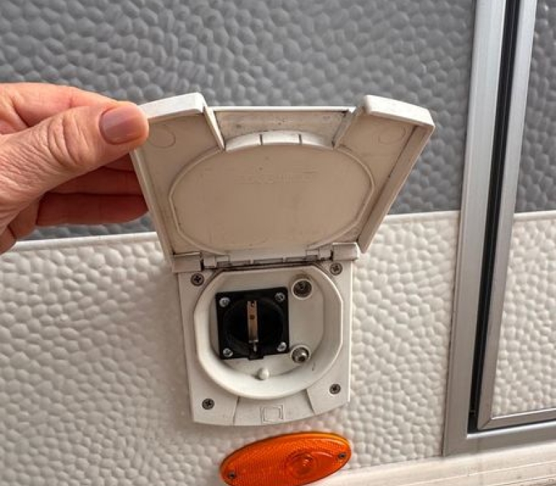 caravan-roulotte-usata-hobby-brescia-camperland3000-via serenissima-buffalora (27)