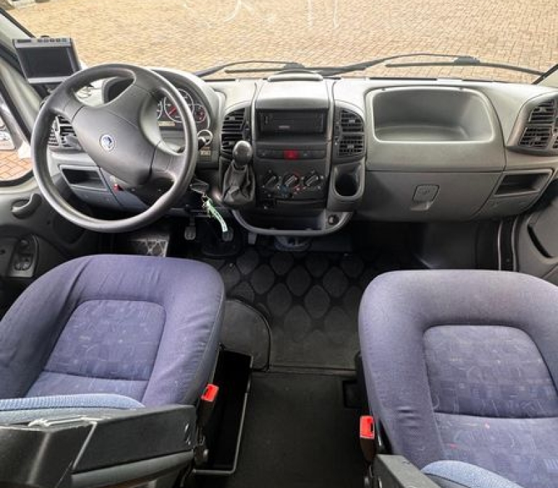 camper-mansardato.usato-mc louis-adatto-famiglia-prima esperienza-brescia- camper land 3000 (16)